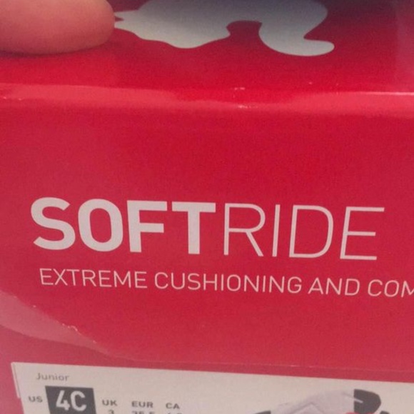 BRAND NEW girl puma comet black / pink shoes size 4Y & 5Y - Picture 5 of 7